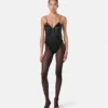 Body din mătase jacquard cu decolteu în V Body din mătase jacquard cu decolteu în V