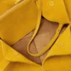 Geantă de umăr din piele de căprioară Protea Geantă de umăr din piele de căprioară Protea