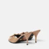 Mule cu baretă Opera din piele lăcuită 85 mm Mule cu baretă Opera din piele lăcuită 85 mm