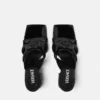 Mule Medusa 95 din piele lăcuită 70 mm Mule Medusa 95 din piele lăcuită 70 mm