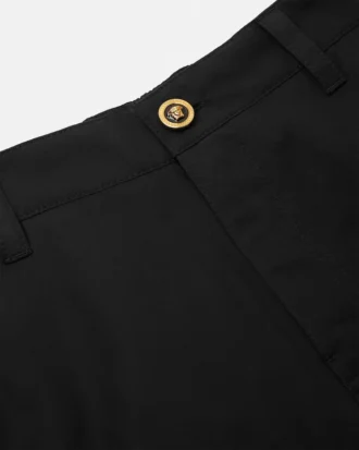 Pantaloni cargo din gabardină