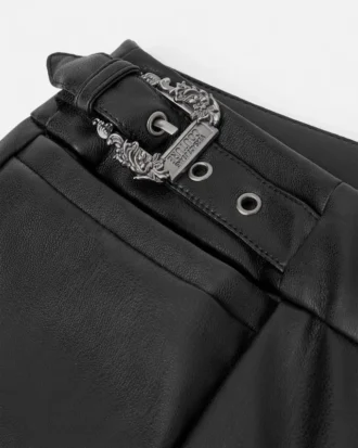 Pantaloni cu picioare largi și catarame baroce