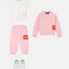 Pantaloni de trening pentru copii cu logo vintage din anii ’90 Pantaloni de trening pentru copii cu logo vintage din anii ’90