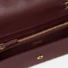 Portofel din piele V cu lanț Portofel din piele V cu lanț
