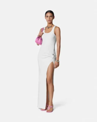 Rochie drapată din tricot cu nervuri și ac de siguranță