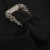 Rochie midi cu decupaj și cataramă barocă Rochie midi cu decupaj și cataramă barocă