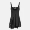 Rochie mini din satin cu borduri din dantelă Rochie mini din satin cu borduri din dantelă