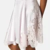 Rochie mini din satin cu borduri din dantelă Rochie mini din satin cu borduri din dantelă