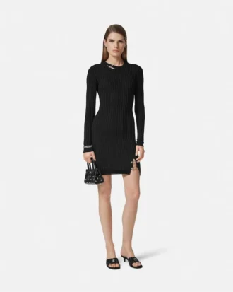 Rochie mini din tricot cu nervuri și ac de siguranță