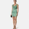 Rochie mini drapată cu ac de siguranță Rochie mini drapată cu ac de siguranță