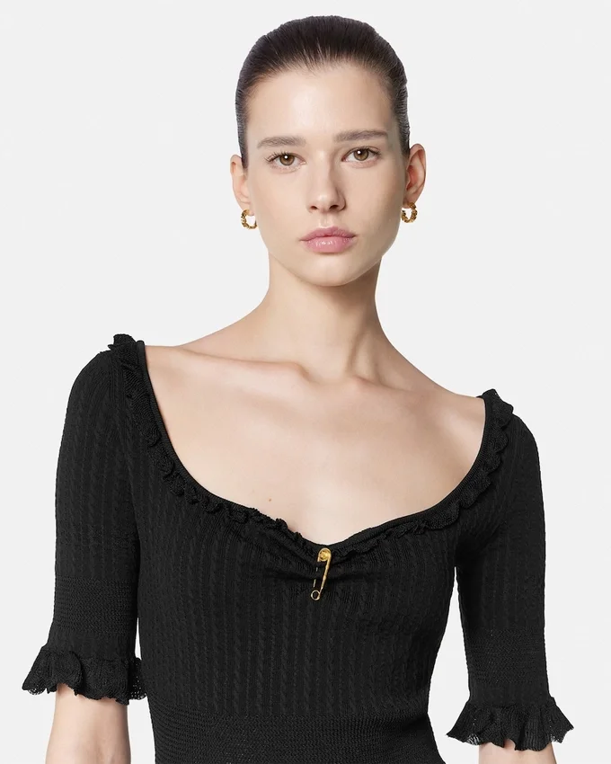 Rochie mini evazată din tricot cu ac de siguranță Rochie mini evazată din tricot cu ac de siguranță