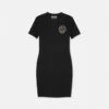 Rochie tip tricou cu emblemă în formă de V Rochie tip tricou cu emblemă în formă de V