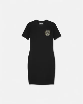 Rochie tip tricou cu emblemă în formă de V
