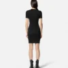 Rochie tip tricou cu emblemă în formă de V Rochie tip tricou cu emblemă în formă de V