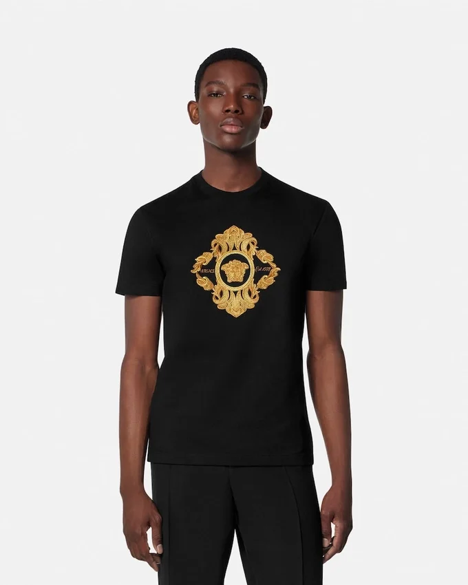 Tricou brodat cu motiv arhitectural baroc Tricou brodat cu motiv arhitectural baroc